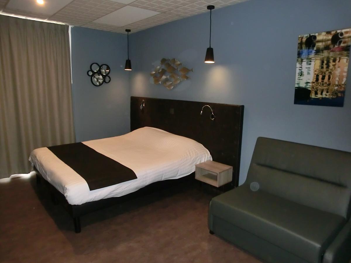 Hotel Sur Le Quai Port Vendres Exterior photo