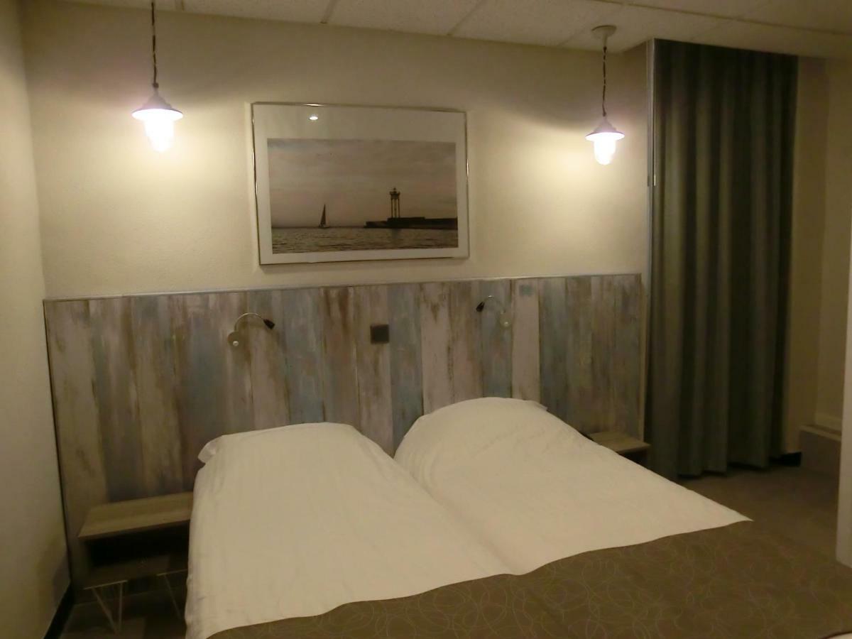 Hotel Sur Le Quai Port Vendres Exterior photo